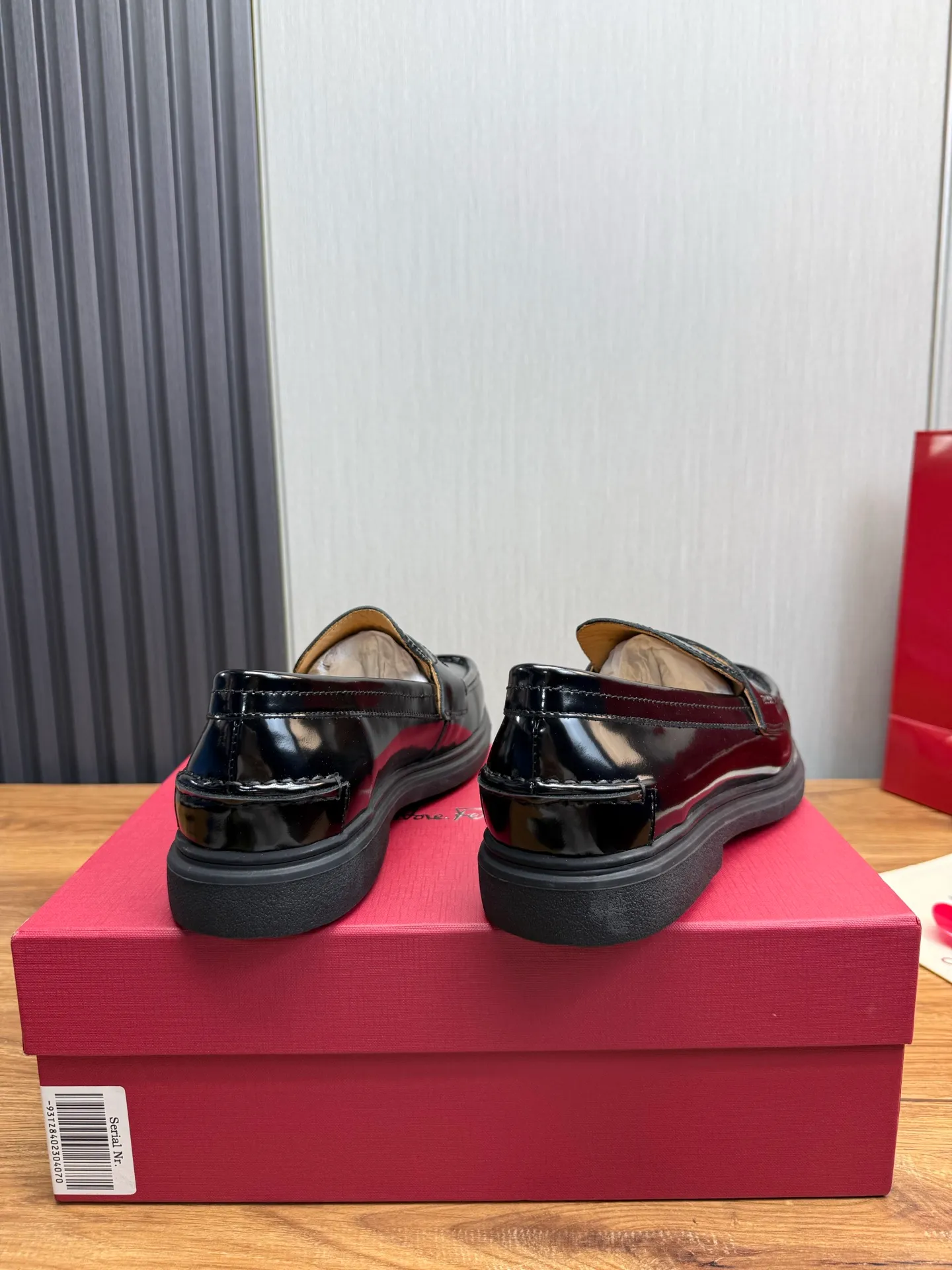 Men's shoes 💰800💰 Ferragamo. [Ferragamo] Men's Loaf leather shoes, the latest hot style, 1:1 original purchase quality, top quality, imported open-edge beaded cowhide leather on the upper, hand-made three-dimensional stitching highlights the round toe design, the inner feet are made of imported cowhide, with original wear-resistant rubber outsole, matching code 39-44, (38, 45 custom-made, non-refundable)